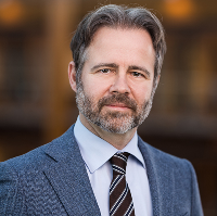 Tom L Claassens