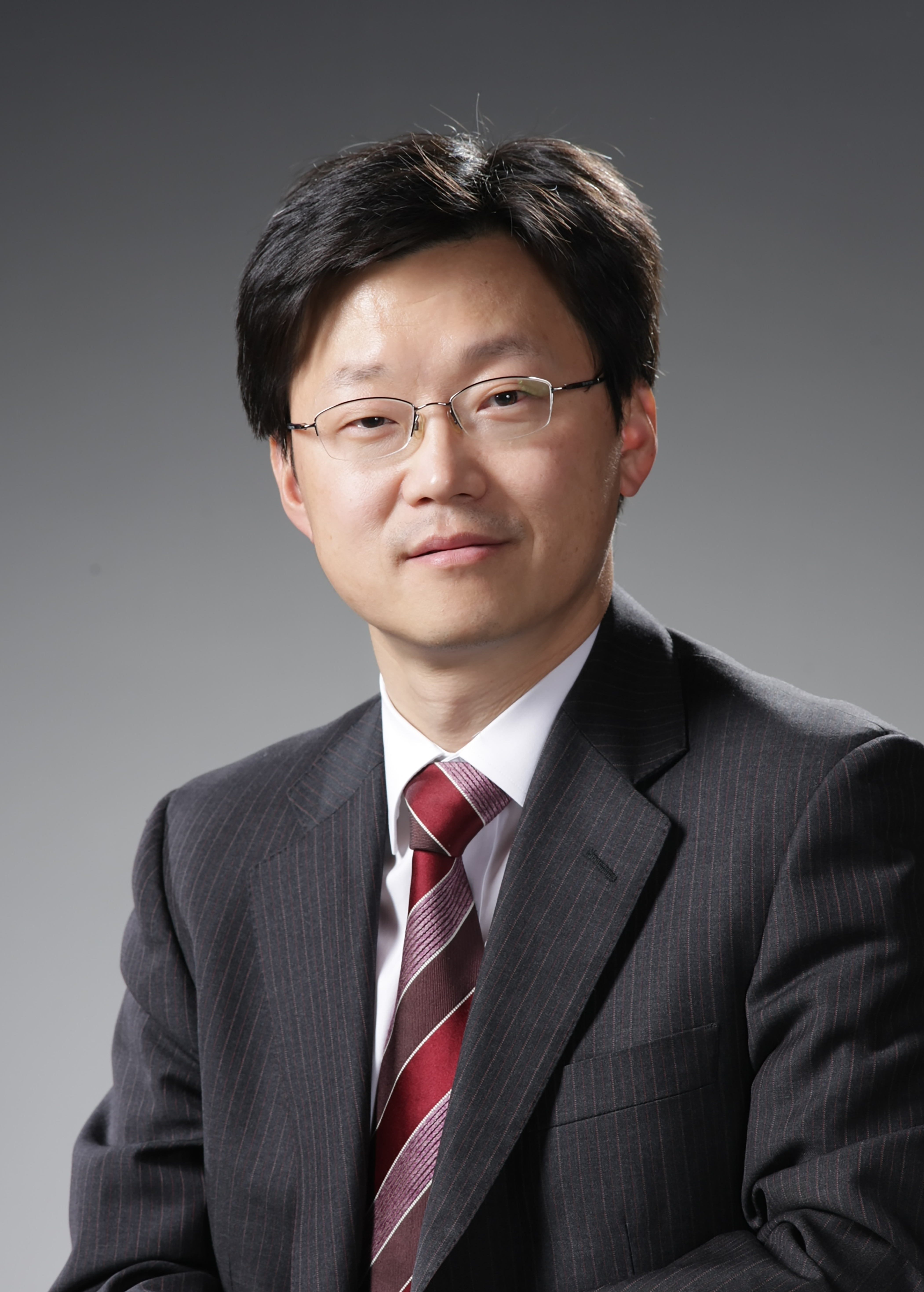 Hoo Dong Lee