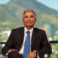 F Armando Arias