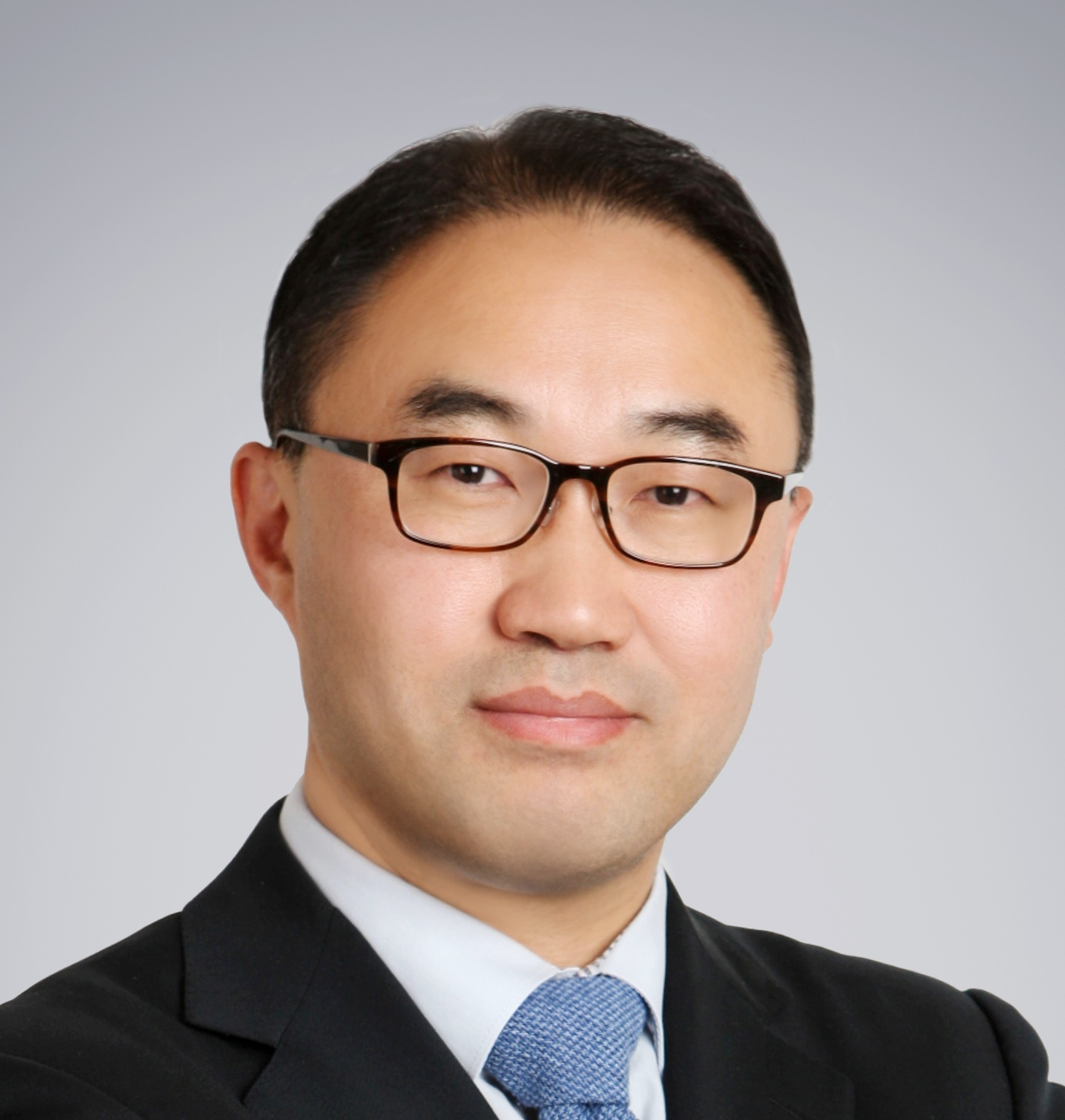 Sungbum Lee