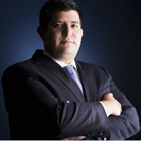 Eduardo Flores