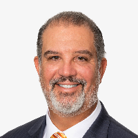 Derek León