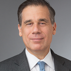 Robert E Holo
